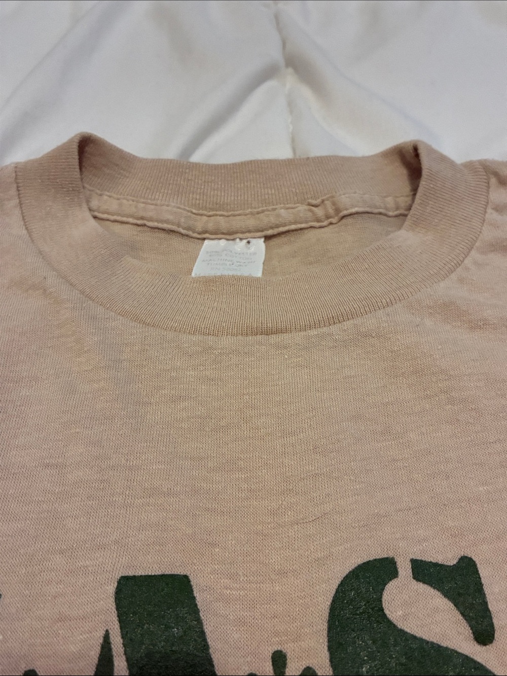 Vintage 1983 M*A*S*H Fanatic T-Shirt Beige with Green Print Size M - Picture 7 of 7